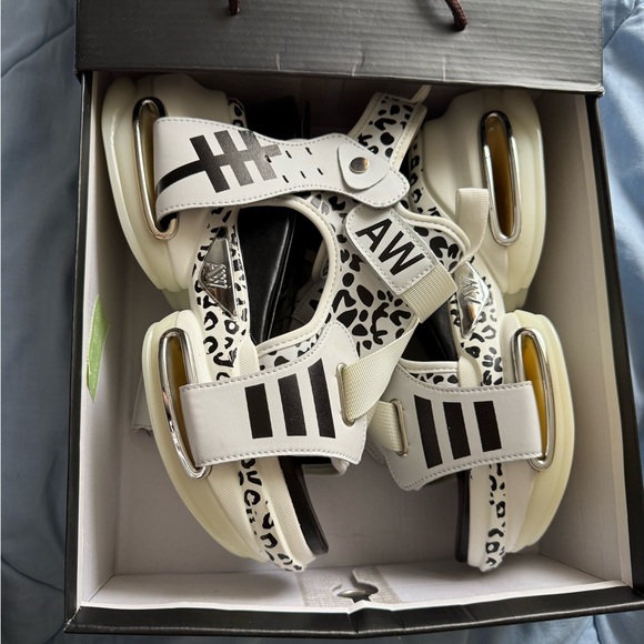 Starfruit Platform Sandals - Picture 4 of 8